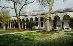 Topkapı Sarayı Seferli Koğuşu Sergi Salonu